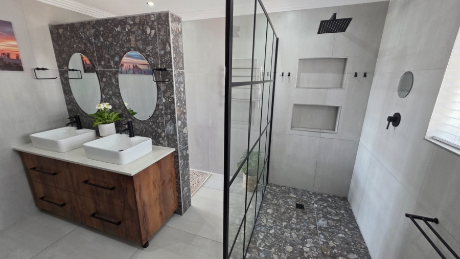 3 Bedroom Property for Sale in Hartenbos Central Western Cape